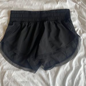 Lululemon shorts size 4
